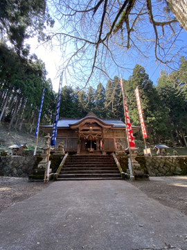 掃き清められた福榮神社