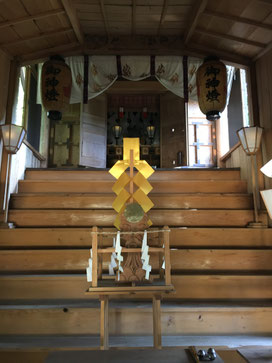 吉原神社(幣殿より本殿を望む)