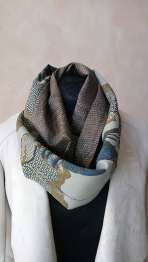 Unisex reversible snood.