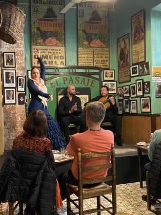 spettacolo di flamenco in un tabancos di Jerez de la Frontera