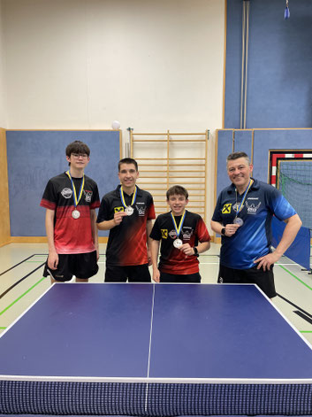 Simon Wilder, Sebastian Auer, Maximilian Ertl und Albert Wilder erkämpften Silber im Hauptbewerb des Championship Cups.