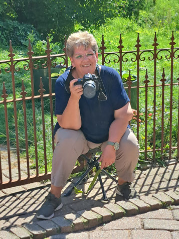 Claudia beim Fotografieren der Welpen, Photo: Ulf F. Baumann, alle anderen Fotos Claudia Bruhn