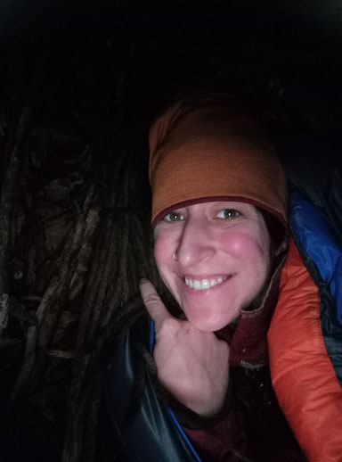 A night in an emergency leaf shelter, lessons learned, survival, bushcraft