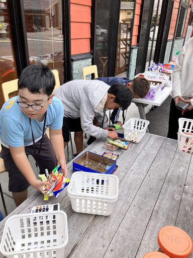 子ども店員「駄菓子屋さん」2024年4月1日～5日(4日目)