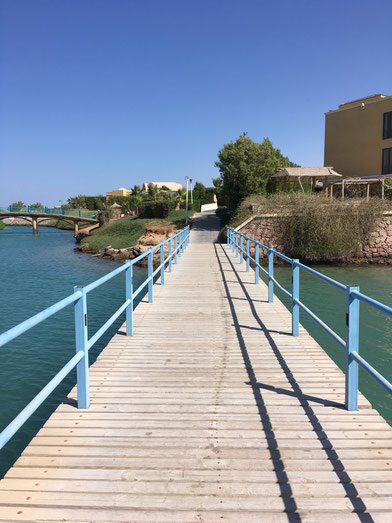 Brücke in Zeytouna Beach