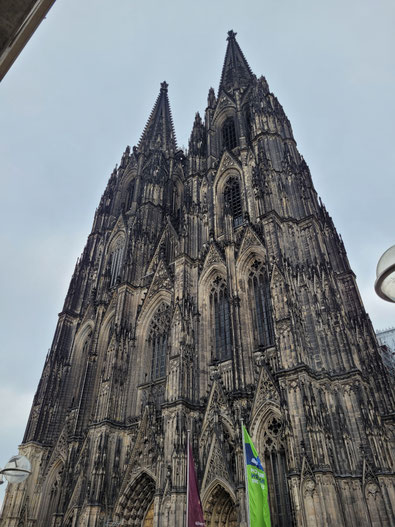 Kölner Dom als Symbol für unsere Arbeit in Köln und den umliegenden Regionen.