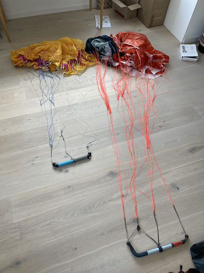Left: Prot Ensis Roger 3m - Right: Flysurfer POW 4.0