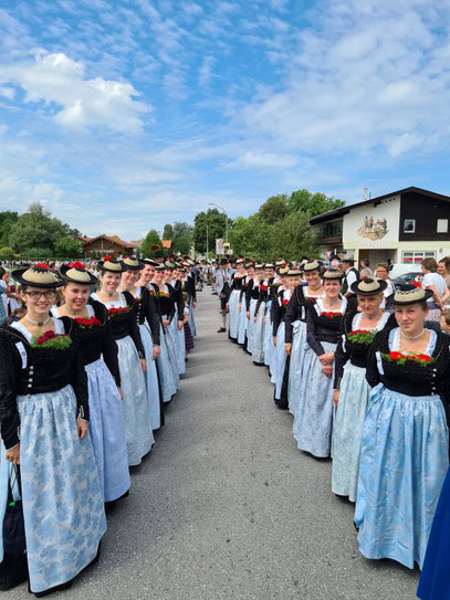 Trachtenverein D´Oberlandler Bad Aibling, Gewand