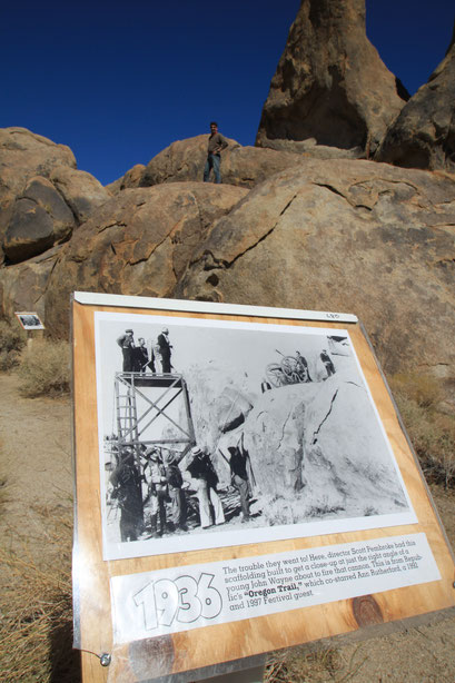 A location used in the lost John Wayne movie "The Oregon Trail": a cannon was placed on this rock. 