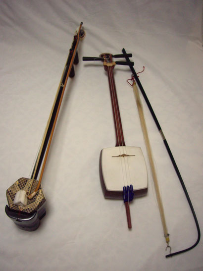 胡弓  (二胡) 草原情歌」胡弓と二胡 Kokyu(Japanese fiddle)&Erhu(Chinese fiddle
