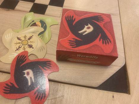 Spielbox mit Inhalt