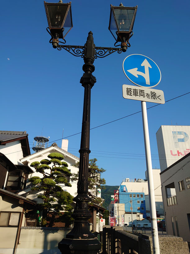 穂積橋のガス灯