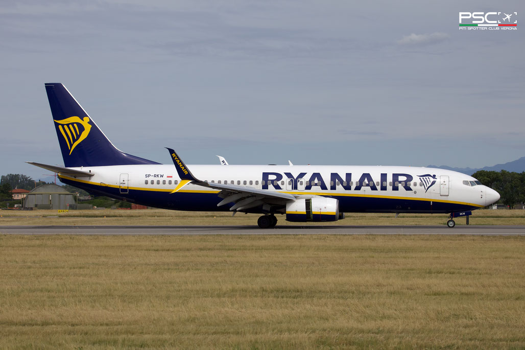 SP-RKW Boeing 737-800 44807 6673 cfm56-7B  Buzz>Ryanair 2017  @ Verona Villafranca 05 2026 © Piti Spotter Club Verona