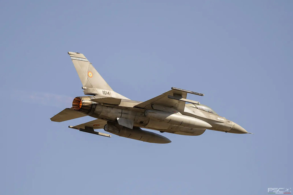 1614  F-16AM M17-16/61-626 Escadrila 53 Vânatoare @ Bucarest BUC 08 2025 © Piti Spotter Club Verona