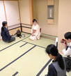 和室での「茶道表千家教室」