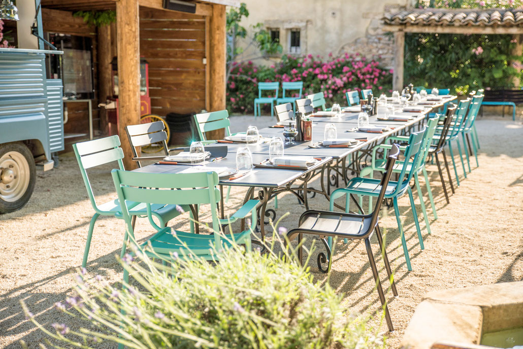 Le Camion Bleu welcomes you for your group meals