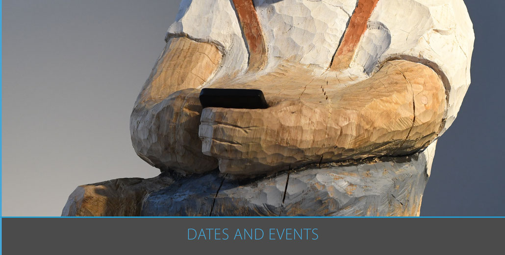 Area "dates and events". The picture shows a sculpture with a smartphone in its hands.