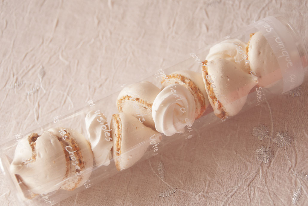  meringues à la noix de noisette,  meringues à la noix de coco  ヘーゼルナッツメレンゲ、ココナッツメレンゲ