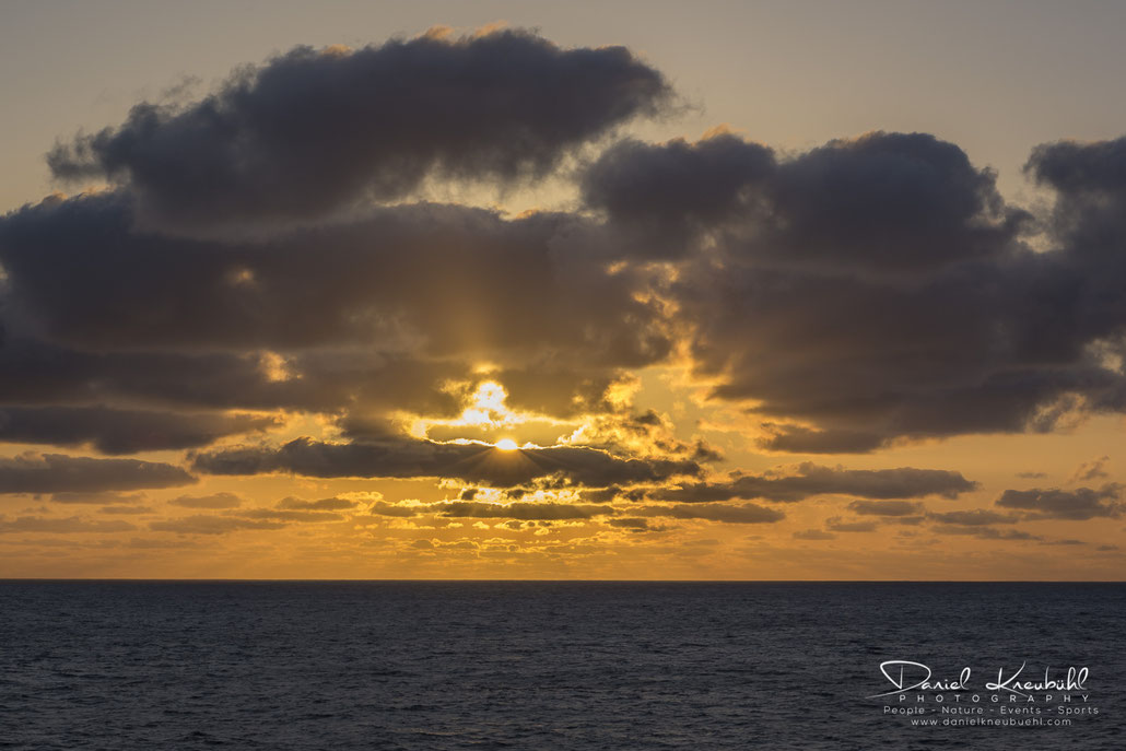Sunset, Sonnenuntergang, at sea, Canada, www.danielkneubuehl.com, Photographer/Fotograf: Daniel Kneubühl