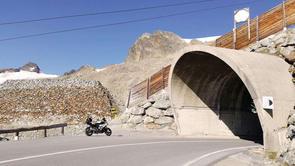 2830 - A - Tiefenbachferner, Rosi-Mittermaier-Tunnel (Ötztaler Gletscherstrasse) © Pässe.Info