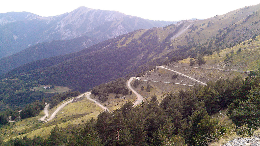 Spitzkehren Col de Tende, Colle di Tenda © Pässe.Info