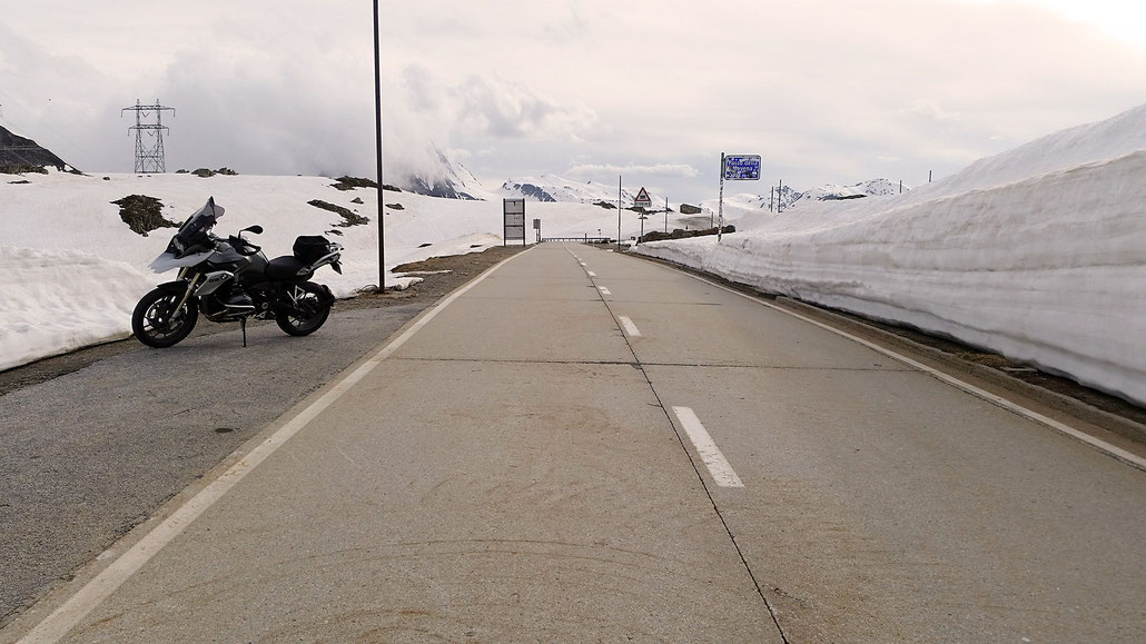 2478 - CH - Nufenenpass (Passo della Novena) © Pässe.Info