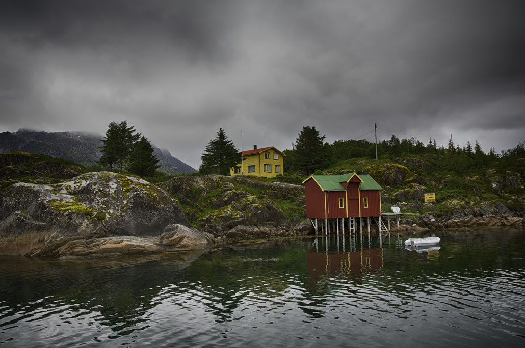  Foto aus den Trollfjorden in den Lofoten Norwegen