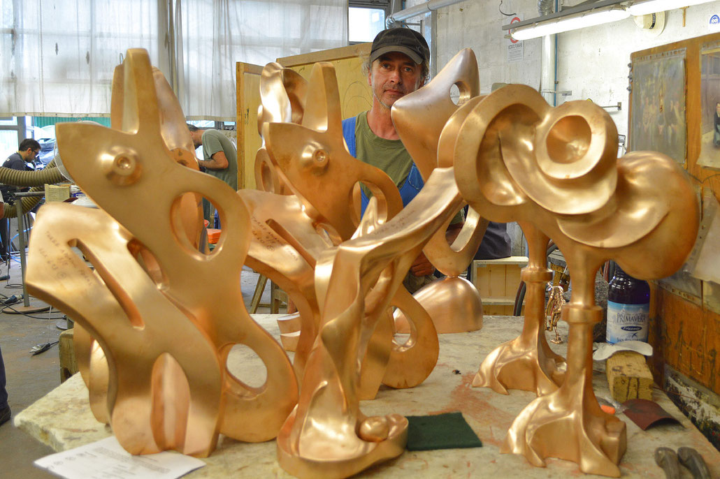 Hex shows his new bronzes at Fonderia Artistica Mariani in Pietrasanta. They also cast Fernando Botero, Igor Mitoraj and Helaine Blumenfeld OBE.