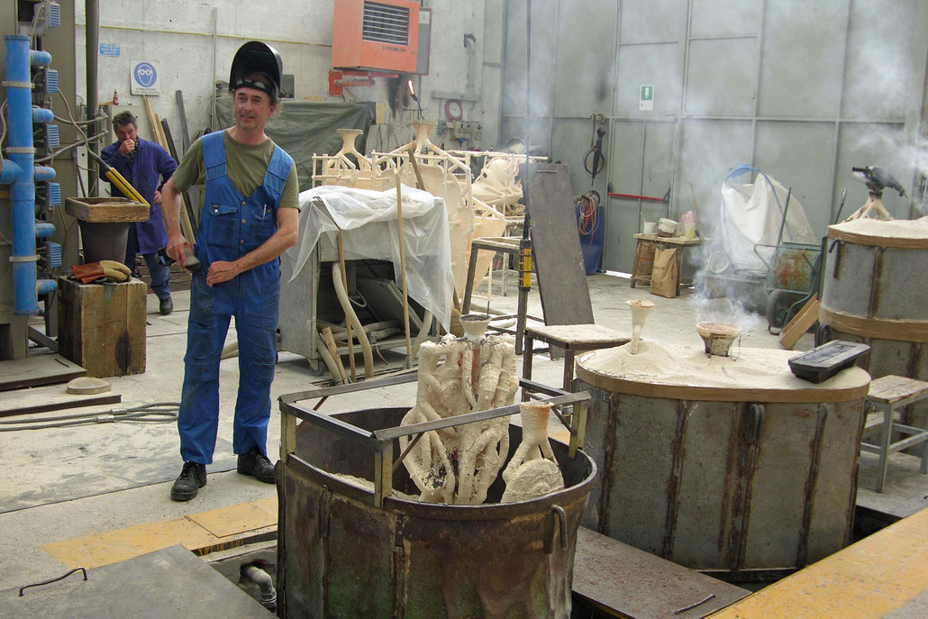 Henry Moore started casting here in the 1950´s. His larger pieces were made at Noak in Berlin. Helaine Blumenfeld OBE casts at Mariani, too.