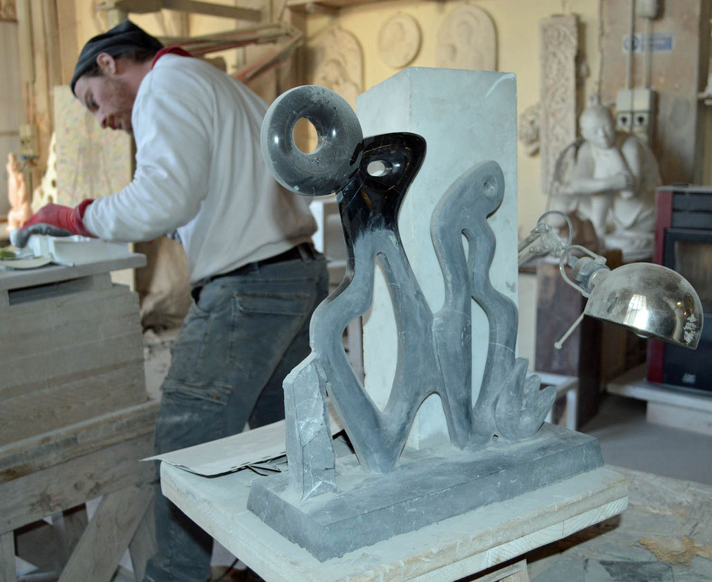 HEX received the BRIAN MERCER BRONZE RESIDENCY in 2013 but also worked in marble. Helaine Blumenfeld OBE was his mentor there.