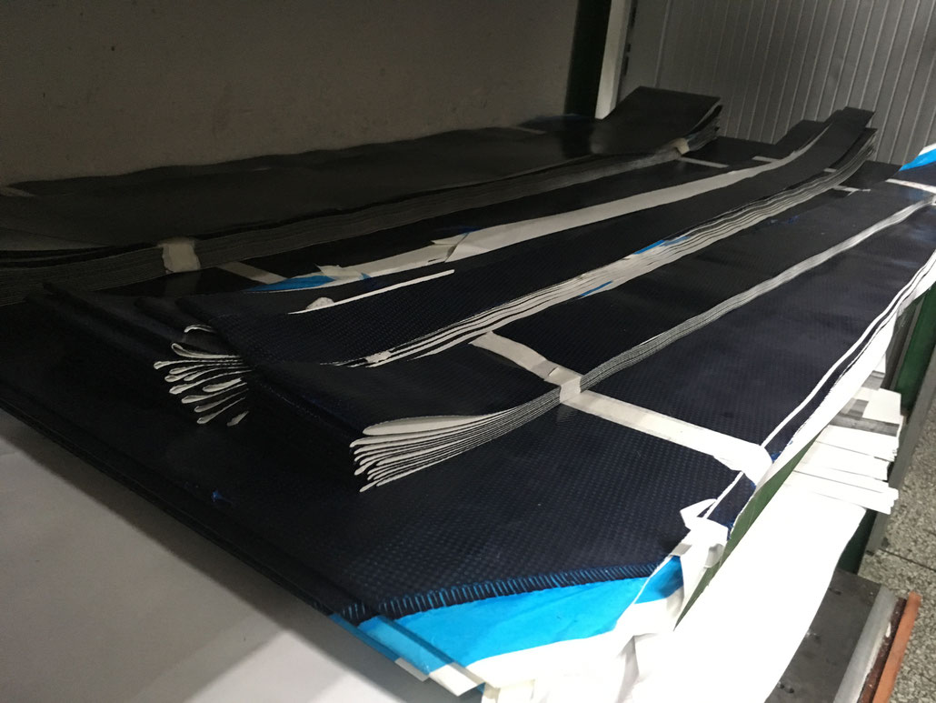 Weiterverarbeitung zu Streifen von ca 10cm Breite