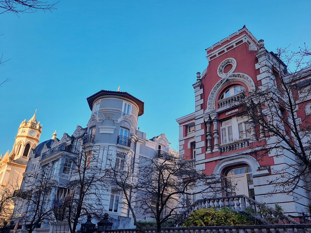Plus près du centre, de beaux hôtels particuliers Calle del Sol entre les numéros 34 et 36