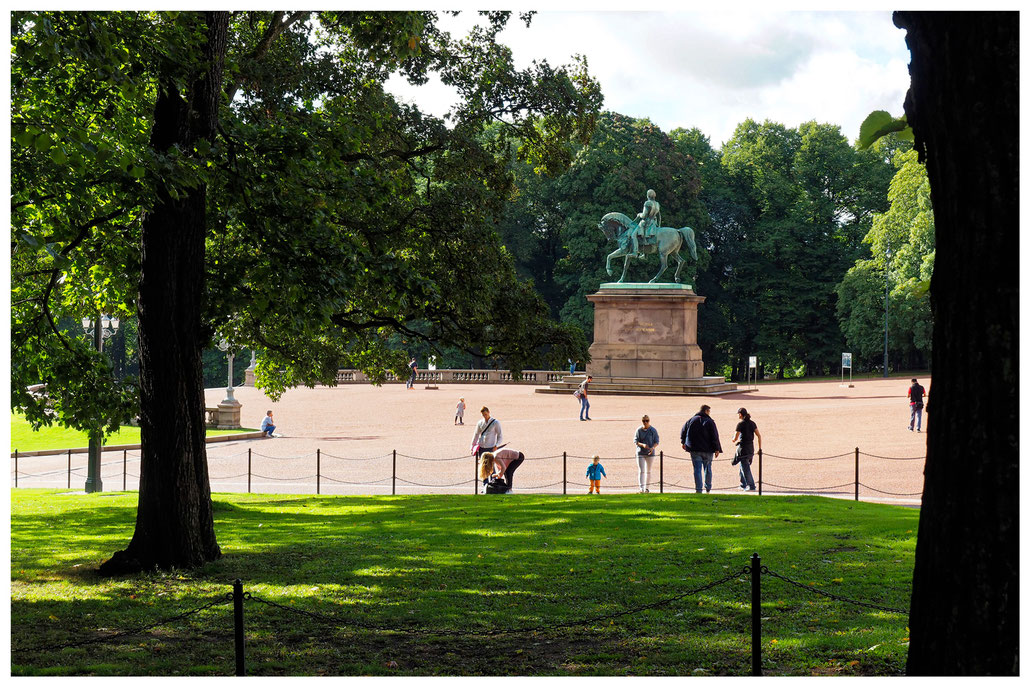 Karl Johan Monument vor dem königlichen Schloß in Oslo