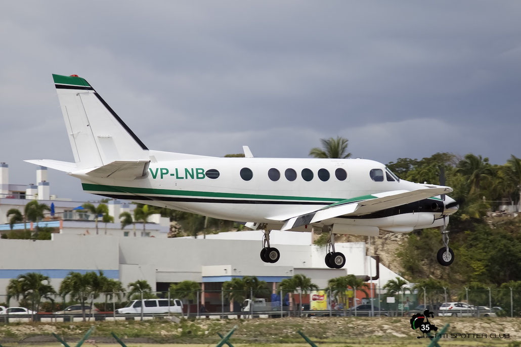 VP-LNB Beech A100 B-166 VI Airlink @ Sint Maarten Airport 05.03.2016 © Piti Spotter Club Verona