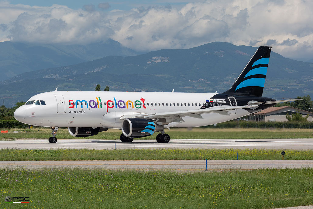 LY-ONJ A320-214 4203 Small Planet Airlines @ Aeroporto di Verona - 15/06/2016 © Piti Spotter Club Verona