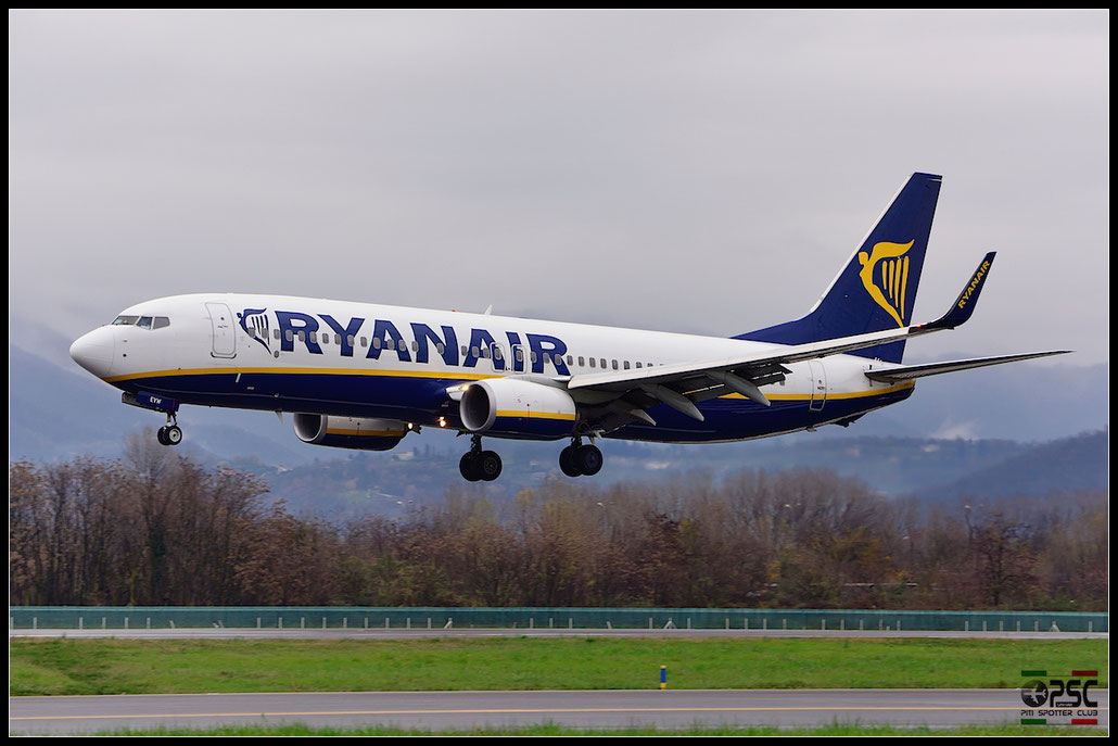 EI-EVW B737-8AS 40318/4204 Ryanair @ Bergamo Airport 07.12.2014 © Piti Spotter Club Verona
