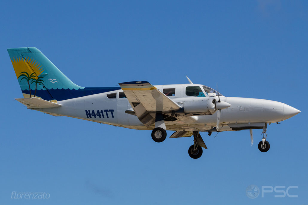N441TT Cessna 402C 402C-0441 Sunbird Airlines Inc @ Sint Maarten Airport 04.2016 © Piti Spotter Club Verona