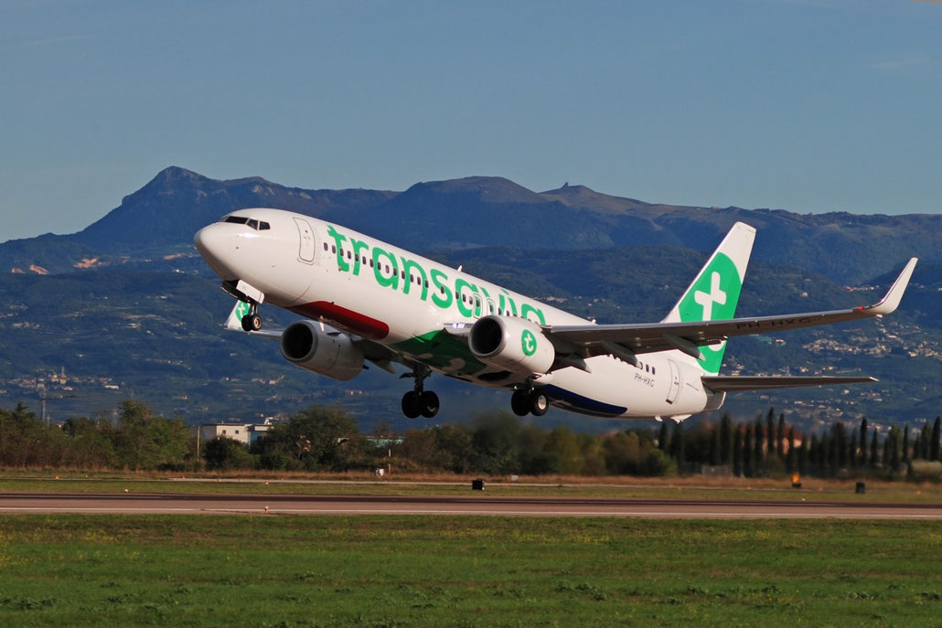 PH-HXG B737-800 41355/6340 Transavia Airlines @ Aeroporto di Verona 07.10.2017  © Piti Spotter Club Verona