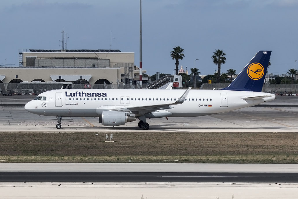 D-AIUM A320-214 6577 Lufthansa @ Malta Airport 08.2015  © Piti Spotter Club Verona