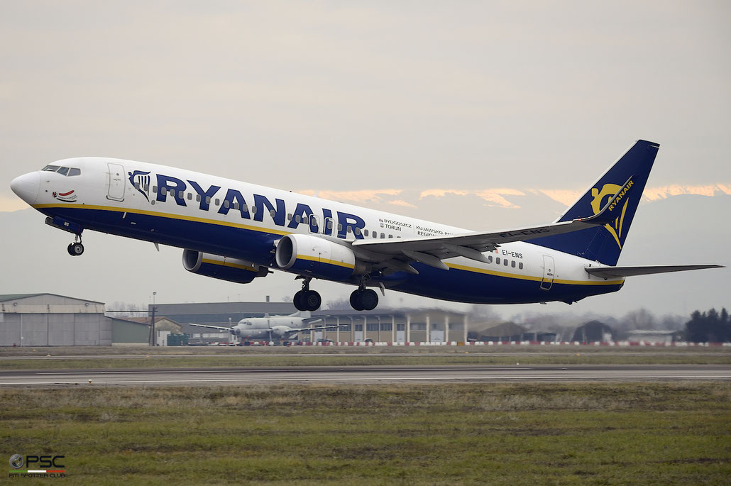 EI-ENS B737-8AS 40307/3541 Ryanair @ Aeroporto di Verona 31.12.2017 © Piti Spotter Club Verona