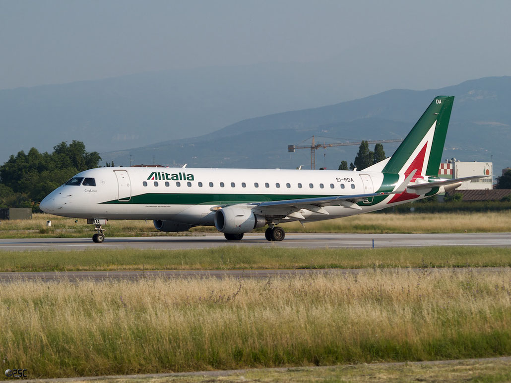 Embraer 170/175 - MSN 330 - EI-RDA @ Aeroporto di Verona © Piti Spotter Club Verona