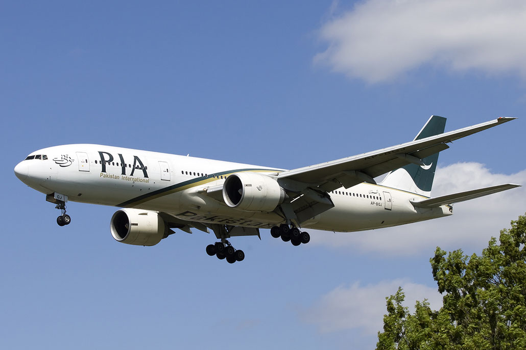 AP-BGJ B777-240ER 33775/467 PIA - Pakistan International Airlines @ London Heathrow Airport 13.05.2015 © Piti Spotter Club Verona