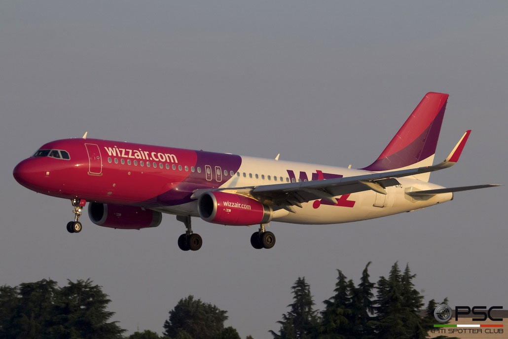 HA-LYC A320-232 6098 Wizz Air @ Aeroporto di Verona © Piti Spotter Club Verona