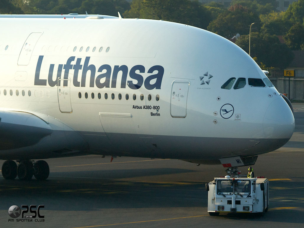 D-AIMI A380-841 72 Lufthansa @ Johannesburg Airport 22.03.2014 © Piti Spotter Club Verona