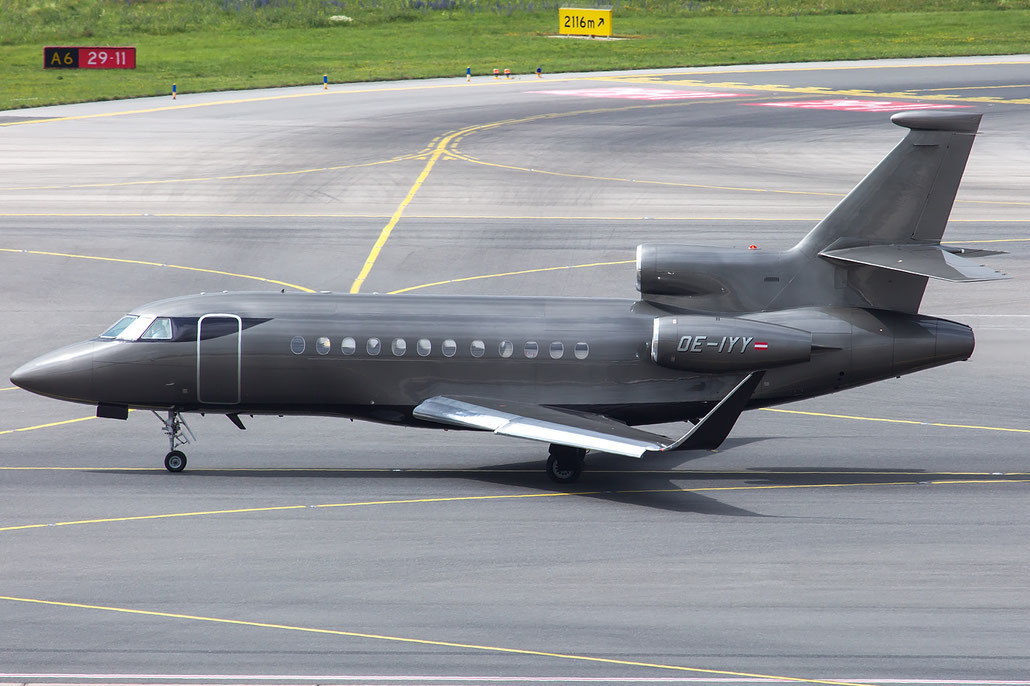 OE-IYY Dassault Falcon 900DX 603  TFE731-60  Salzburg Jet Aviation GmbH 2006 @ Vienna 04 2024 © Piti Spotter Club Verona