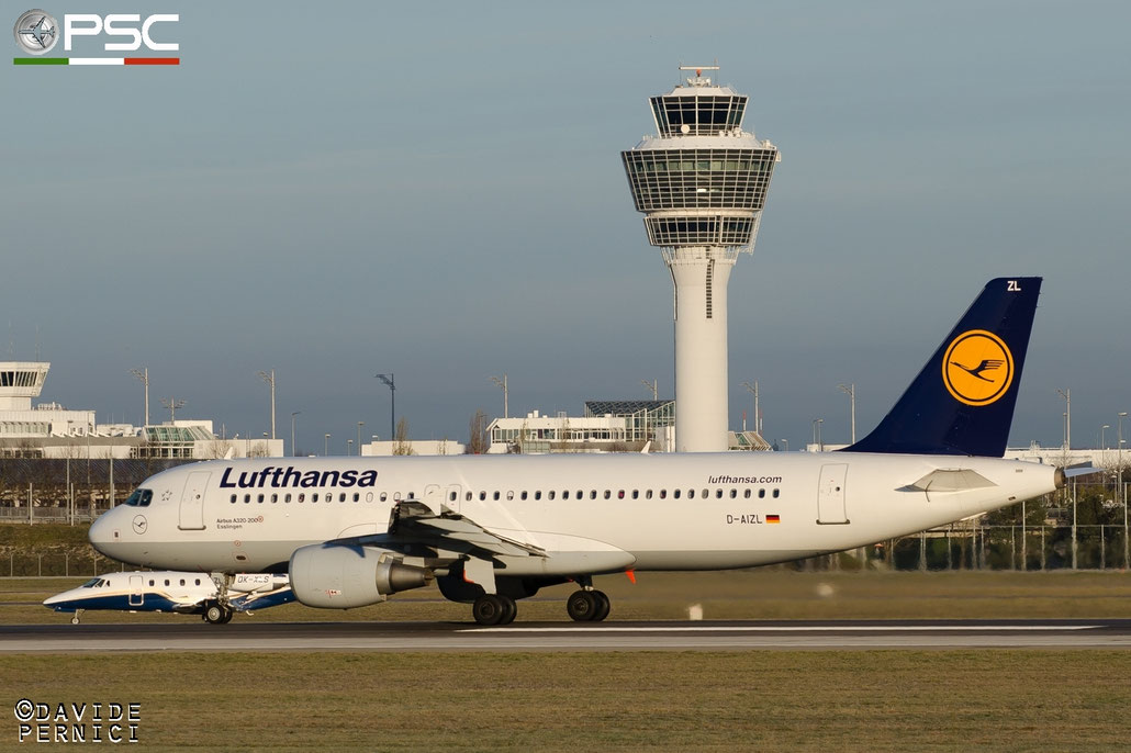 D-AIZL A320-214 5181 Lufthansa @ Munich Airport 13.12.2015  © Piti Spotter Club Verona