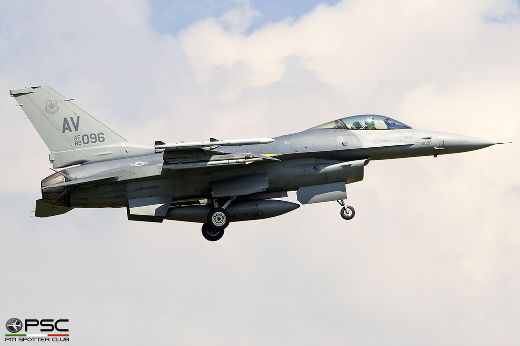 89-2096  AV  F-16CM-40-CF  1C-249  555th FS © Piti Spotter Club Verona 