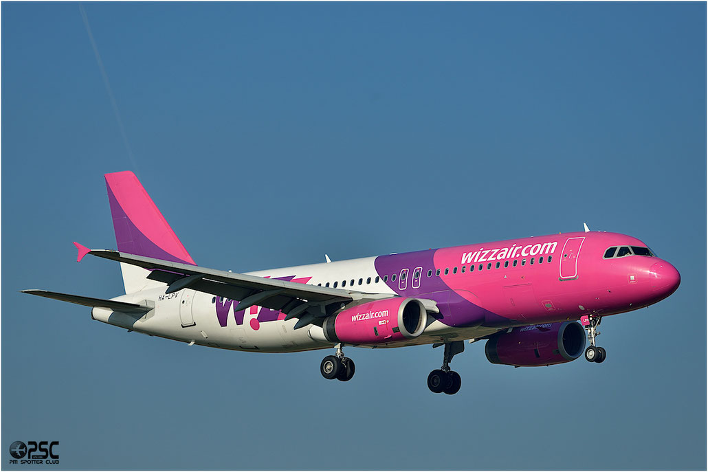 HA-LPV A320-232 3927 Wizz Air@ Bologna Airport 06.12.2013 © Piti Spotter Club Verona