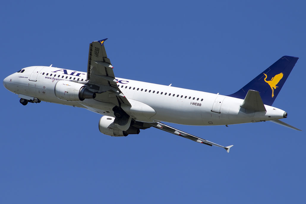 I-WEBB  A320-214  3161  Air One @ Venezia 20.07.2014 © Piti Spotter Club Verona 