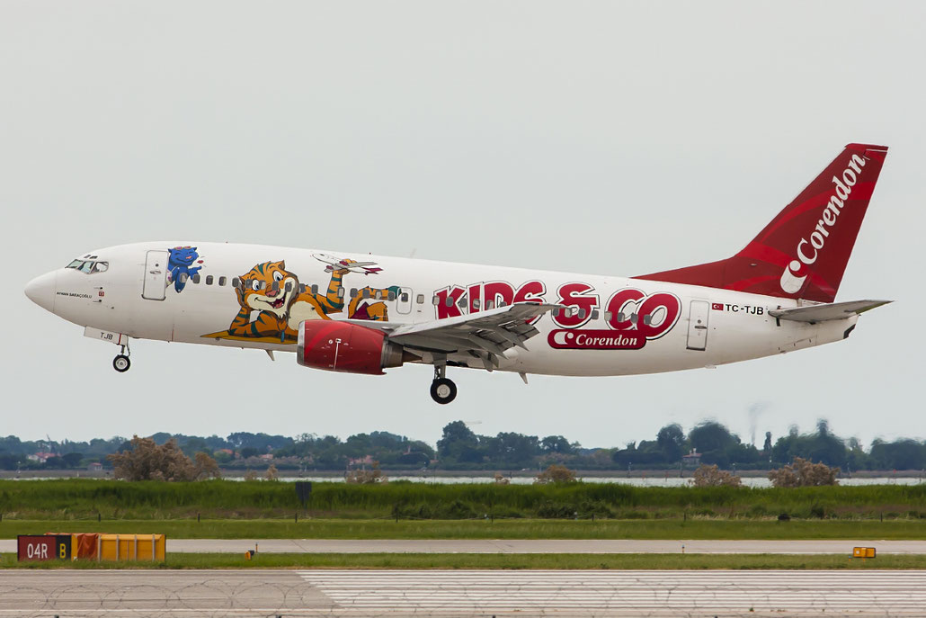 TC-TJB B737-3Q8 27633/2878 Corendon Airlines @ Venezia Airport 02.06.2013 © Piti Spotter Club Verona